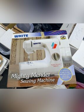NIB White Model WW200 Mighty Mender Portable Sewing Machine, portable sewing